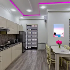 apartment-close-to-zmir-park.aboutbakuhotels.com/