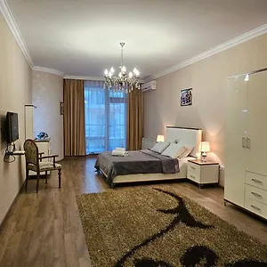 fontain-lux-apartment.aboutbakuhotels.com/