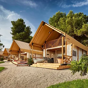 Arena One 99 Glamping 4* Pomer